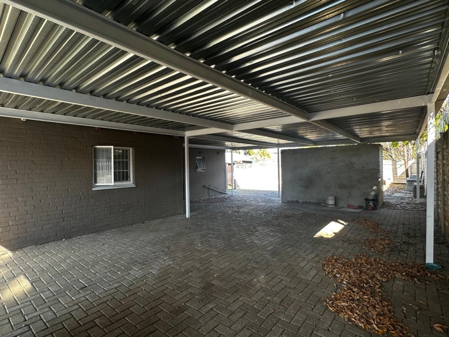 5 Bedroom Property for Sale in Brandwag Free State